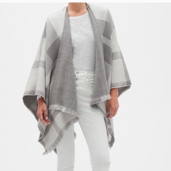 Banana Republic Sweaters - Reversible poncho